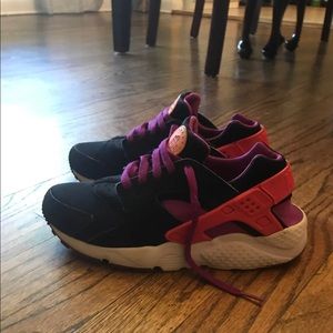 Nike huaraches size 7